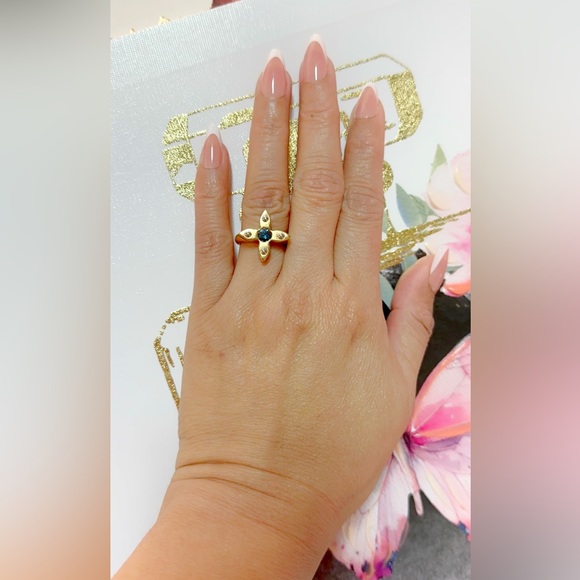 Louis Vuitton Bague Love Letter Sweet Flower Ring- size L - Picture 9 of 13